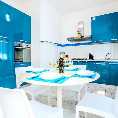 Апартаменти Hostly - Vittoria House - Near The Center With Private Parking Неаполь Екстер'єр фото