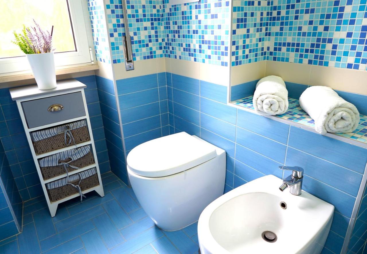 Апартаменти Hostly - Vittoria House - Near The Center With Private Parking Неаполь Екстер'єр фото