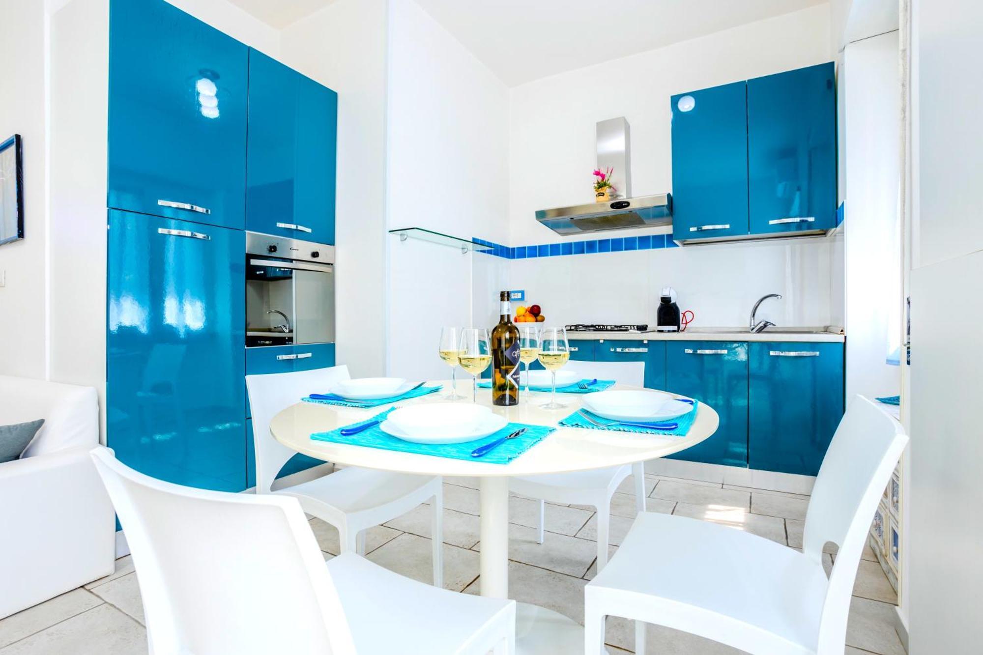 Апартаменти Hostly - Vittoria House - Near The Center With Private Parking Неаполь Екстер'єр фото