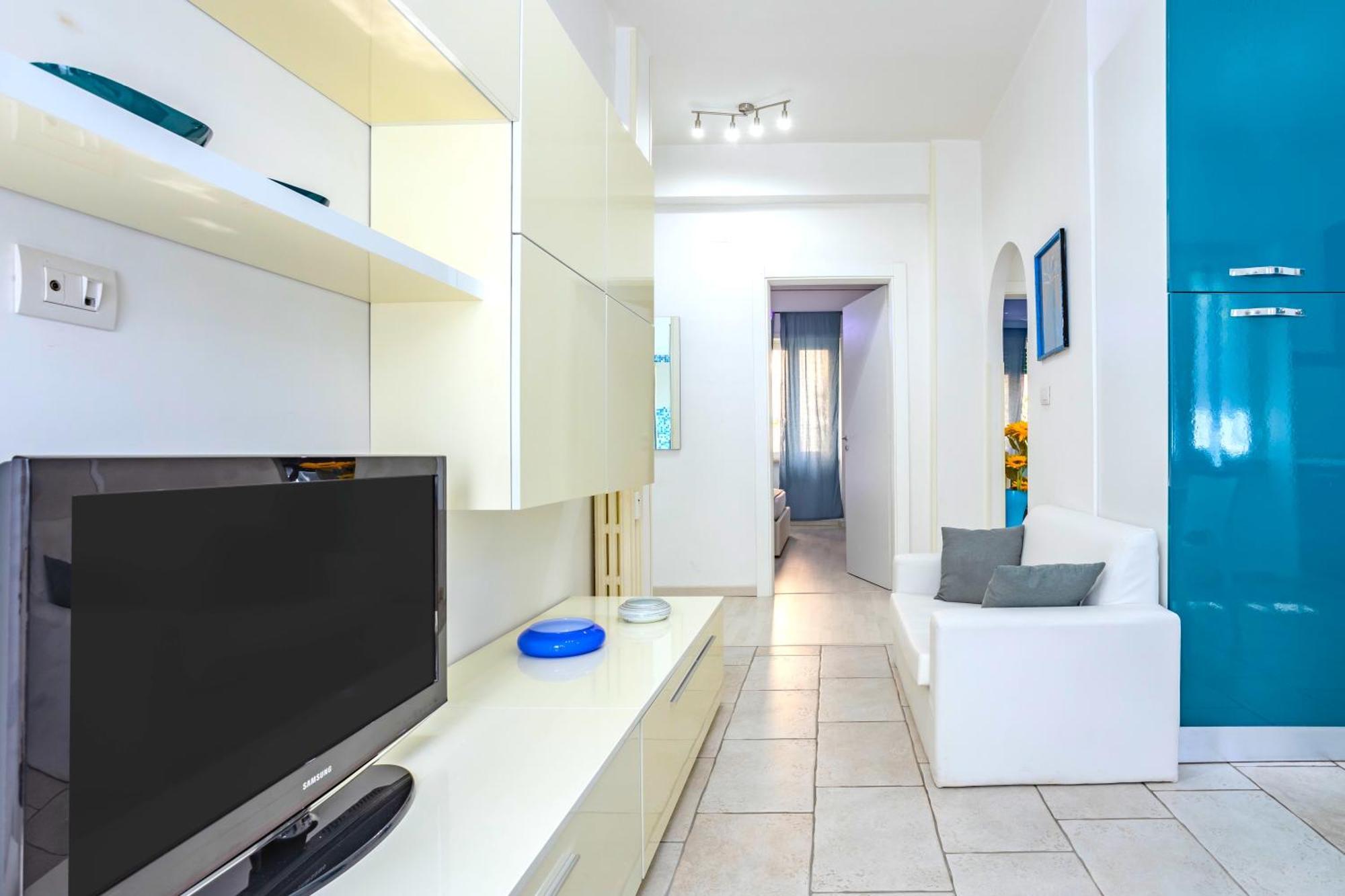 Апартаменти Hostly - Vittoria House - Near The Center With Private Parking Неаполь Екстер'єр фото